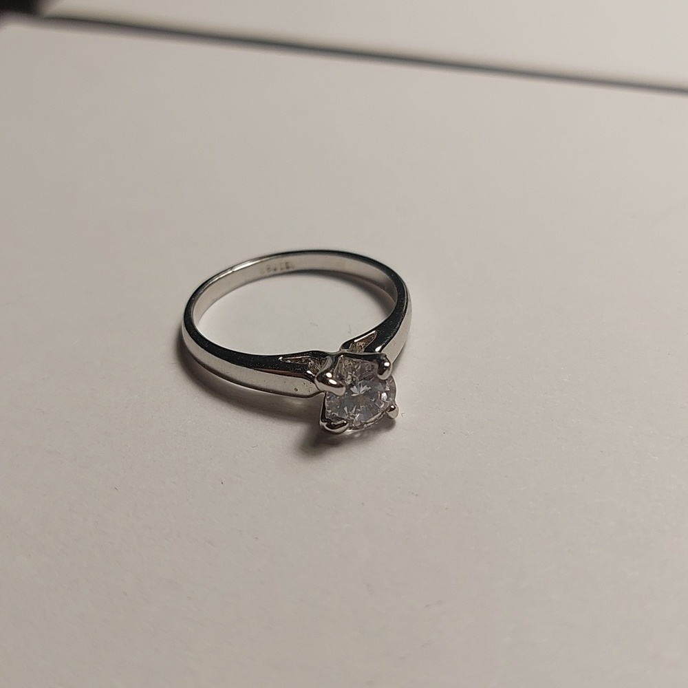 Ring - Picture 2 of 4